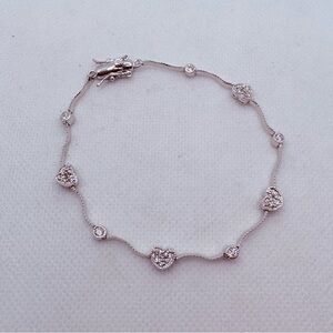 Vintage Delicate Silver Plated Heart Station Bracelet CZ Size 7.5 Wavy Design